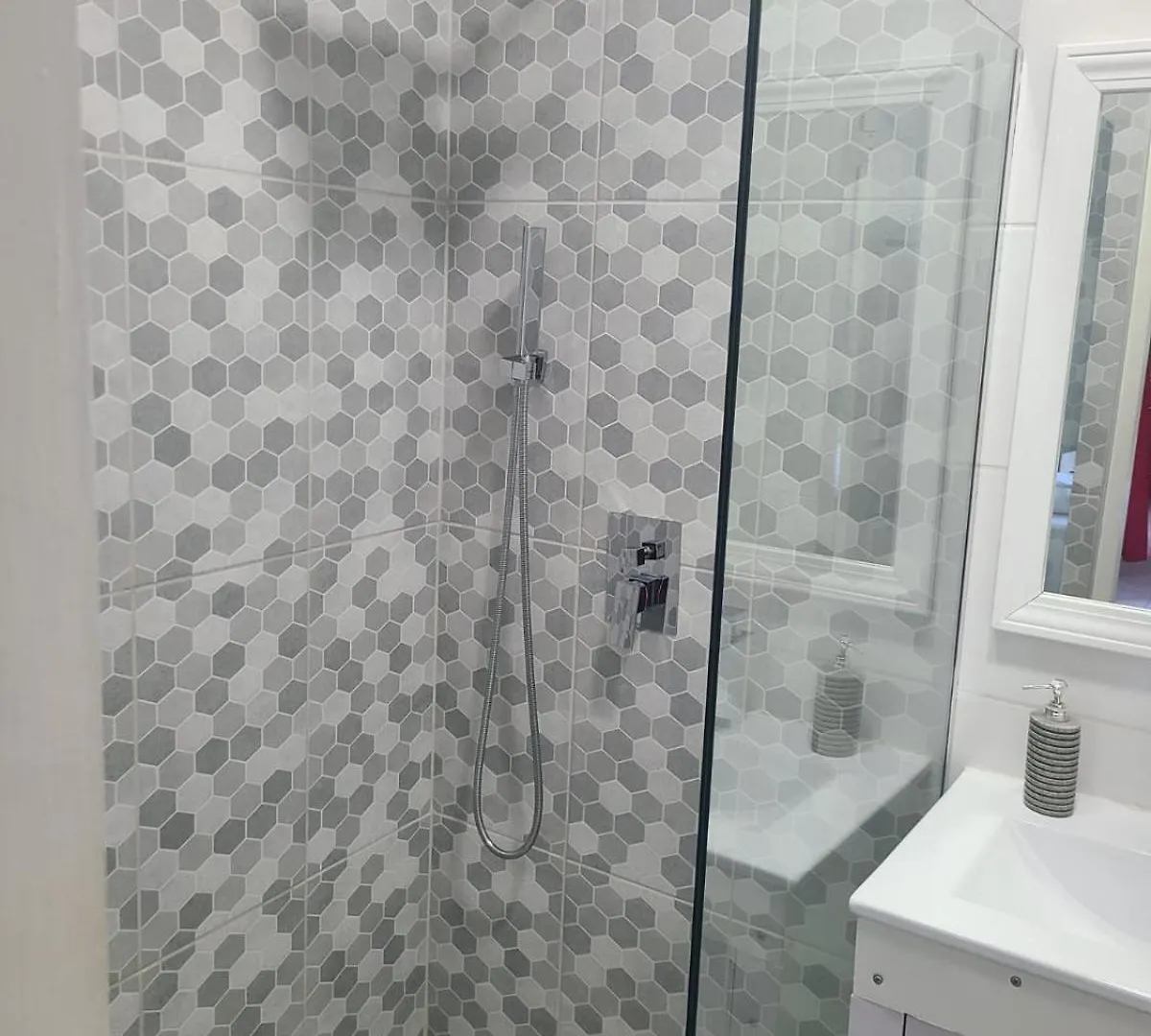 Gated Riverside Studio Apartment San Juan 0*,